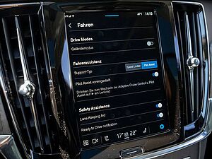 Volvo  B5 Ultimate AWD HUD STANDHZ