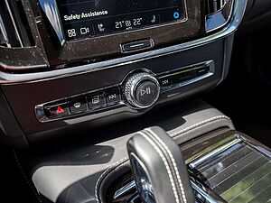 Volvo  Recharge T6 AWD R-Design