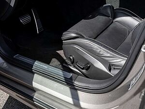 Volvo  Recharge T6 AWD R-Design