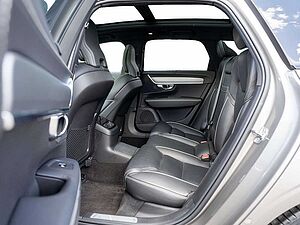 Volvo  Recharge T6 AWD R-Design