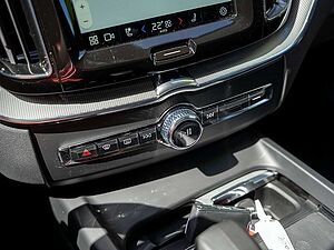 Volvo  B4 Core STANDHZ LENKRADHZ. ACC FACELIFT