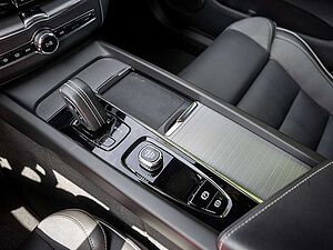 Volvo  B4 R Design AWD AHK STANDHEIZUNG HGSD