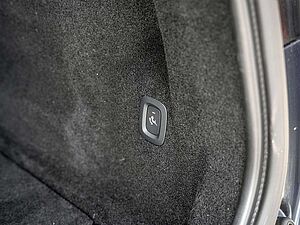Volvo  B4 R Design AWD AHK STANDHEIZUNG HGSD