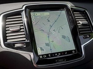 Volvo  Recharge T8 AWD Ultimate Dark 22° B&W