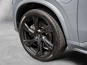 Volvo  Recharge T8 AWD Ultimate Dark 22° B&W