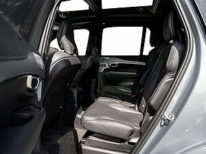 Volvo  Recharge T8 AWD Ultimate Dark 22° B&W