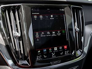 Volvo  T6 Recharge Plus Dark AWD HGSD