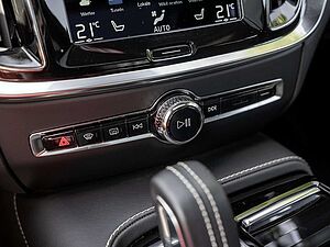 Volvo  T6 Recharge Plus Dark AWD HGSD