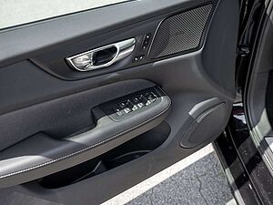 Volvo  T6 Recharge Plus Dark AWD HGSD