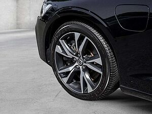 Volvo  T6 Recharge Plus Dark AWD HGSD