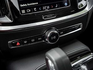 Volvo  T8 Plus Dark Recharge Plug-In Hybrid AWD