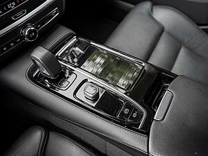 Volvo  T8 Plus Dark Recharge Plug-In Hybrid AWD