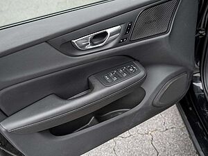 Volvo  T8 Plus Dark Recharge Plug-In Hybrid AWD