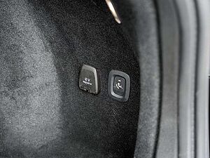 Volvo  T8 Plus Dark Recharge Plug-In Hybrid AWD