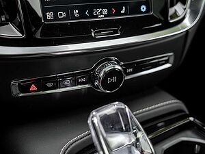 Volvo  T8 Recharge Plus Dark AWD NAVI PANO 360°
