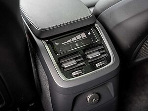 Volvo  T8 Plus Bright Recharge Plug-In Hybrid AWD
