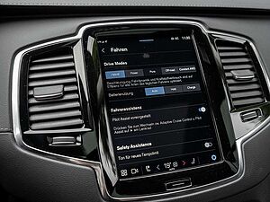 Volvo  T8 Ultra Dark Recharge Plug-In Hybrid AWD