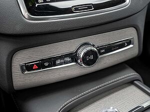 Volvo  T8 Ultra Dark Recharge Plug-In Hybrid AWD