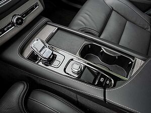 Volvo  T8 Ultra Dark Recharge Plug-In Hybrid AWD