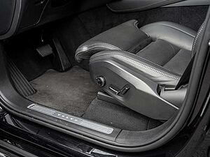 Volvo  T8 Ultra Dark Recharge Plug-In Hybrid AWD