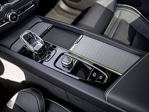 Volvo  T8 Plus Black Edition Recharge Plug-In Hybrid AWD