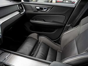 Volvo  T4 R-Design Pano AHK KAMERA MEMORY