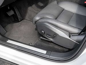 Volvo  T6 Plus Dark Recharge Plug-In Hybrid AWD