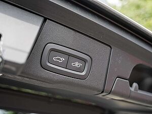 Volvo  T6 Plus Dark Recharge Plug-In Hybrid AWD