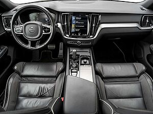Volvo  B4 R-Design SHZ RÜCKFAHRKAMERA HGSD