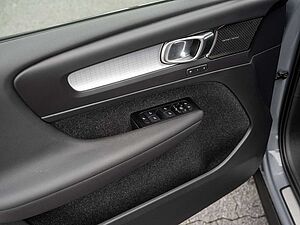 Volvo  T5 Twin Engine R-Design Expression 360°