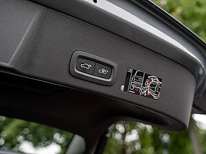 Volvo  T5 Twin Engine R-Design Expression 360°