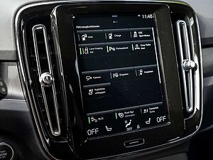 Volvo  T4 Recharge Core AHK ACC