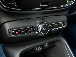 Volvo  T4 Recharge Core AHK ACC
