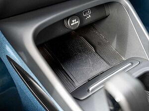 Volvo  T4 Recharge Core AHK ACC