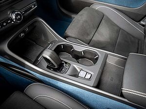 Volvo  T4 Recharge Core AHK ACC