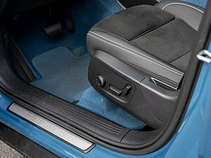 Volvo  T4 Recharge Core AHK ACC