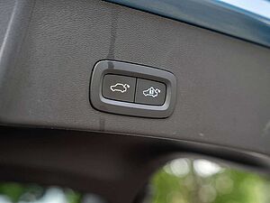 Volvo  T4 Recharge Core AHK ACC