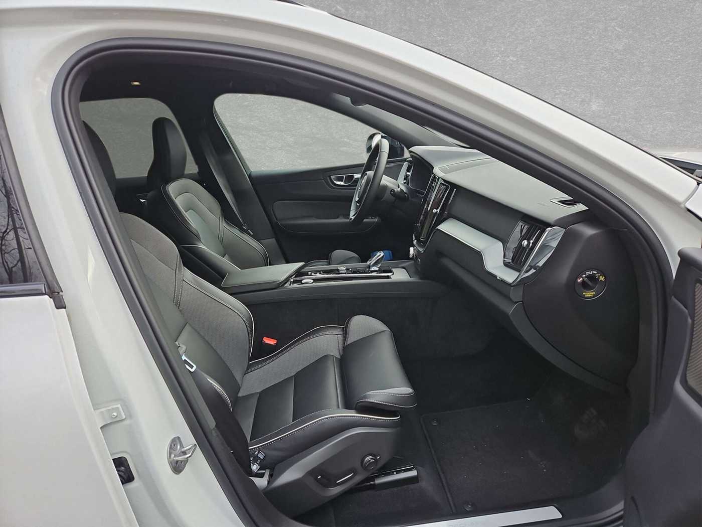 Volvo  XC60 Recharge T6 AWD Licht-Paket ACC BLIS H&K