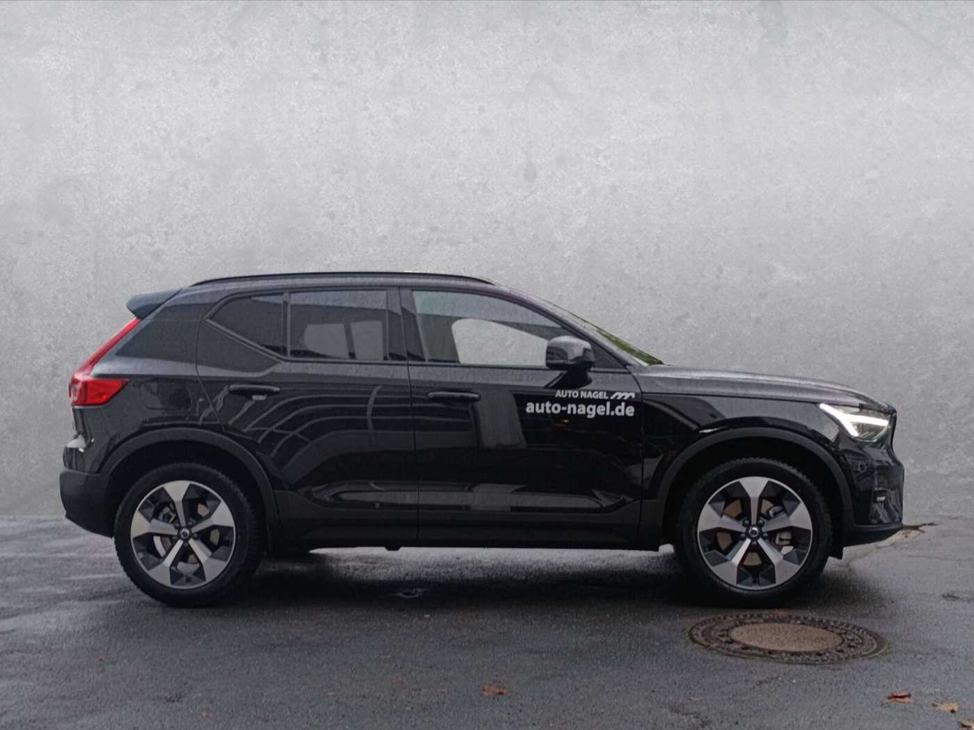Volvo  XC40 B3 Benzin 2WD Plus Dark Panodach