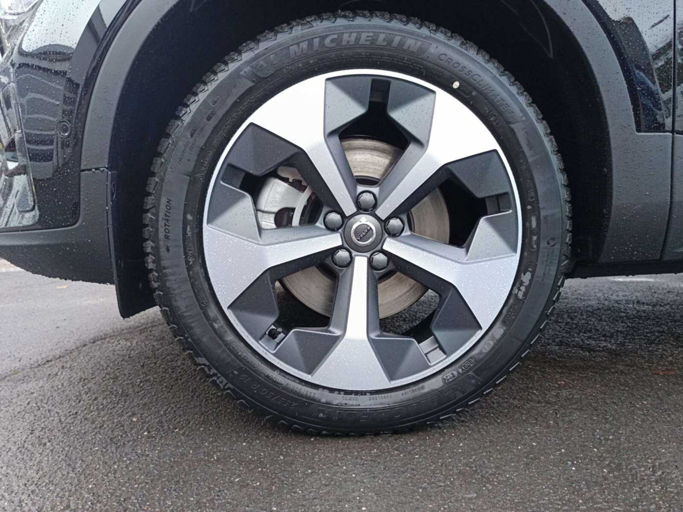 Volvo  XC40 B3 Benzin 2WD Plus Dark Panodach