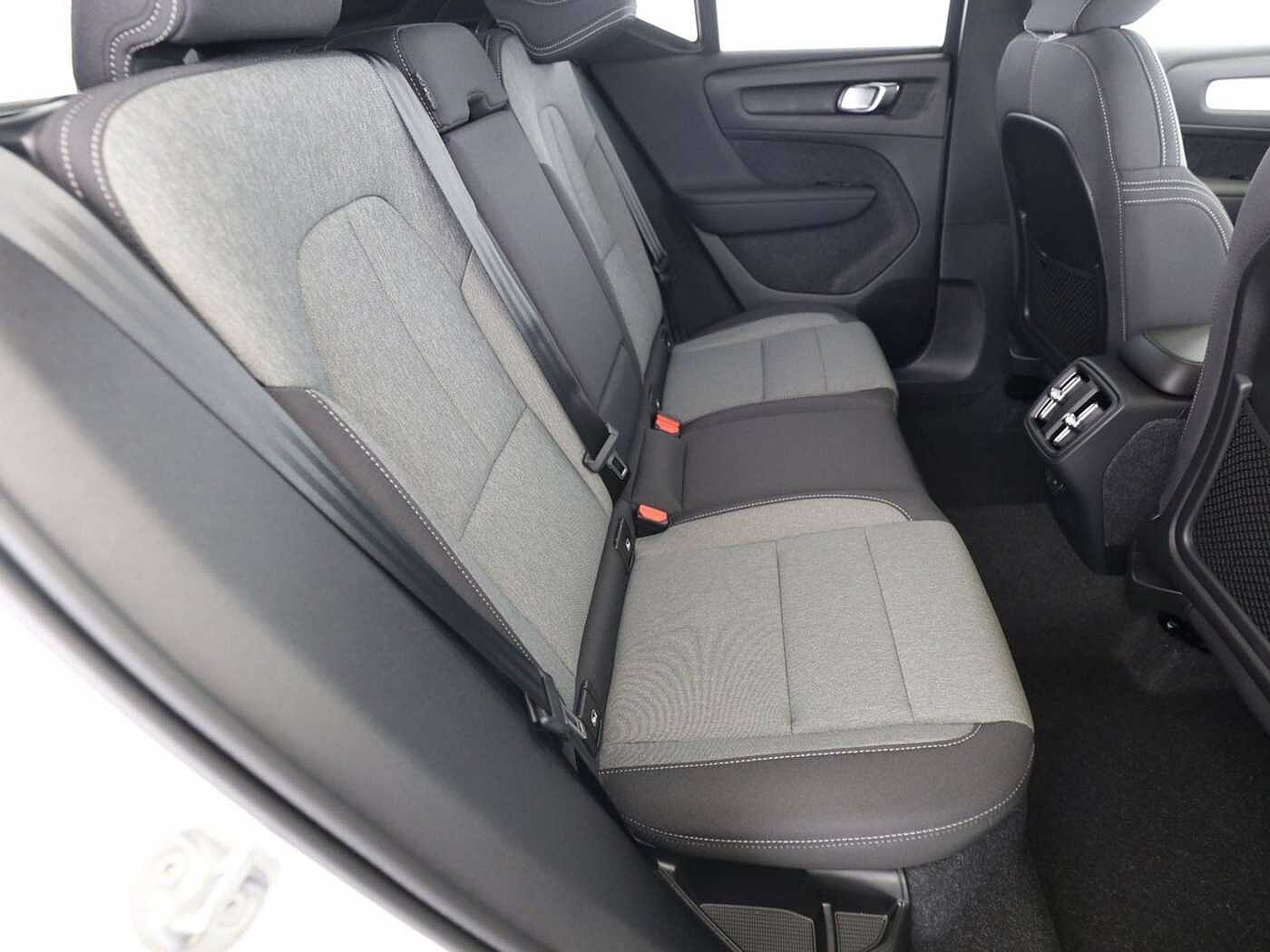 Volvo  XC40 B4 Plus Dark 19' Licht-Paket Fahrass. -Paket