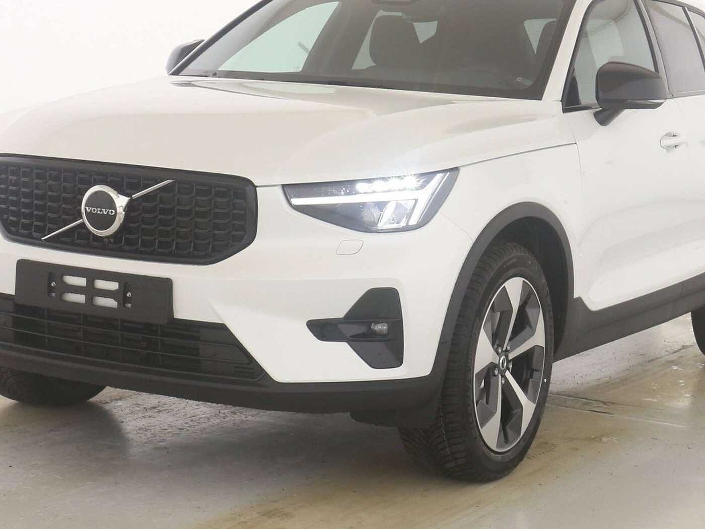 Volvo  XC40 B4 Plus Dark 19' Licht-Paket Fahrass. -Paket