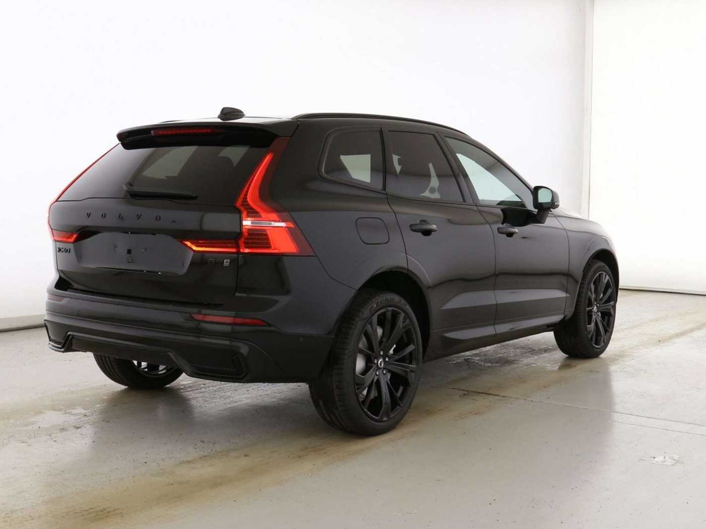 Volvo  XC60 B5 AWD Plus Black Edit. Pano 360KamStandhz.