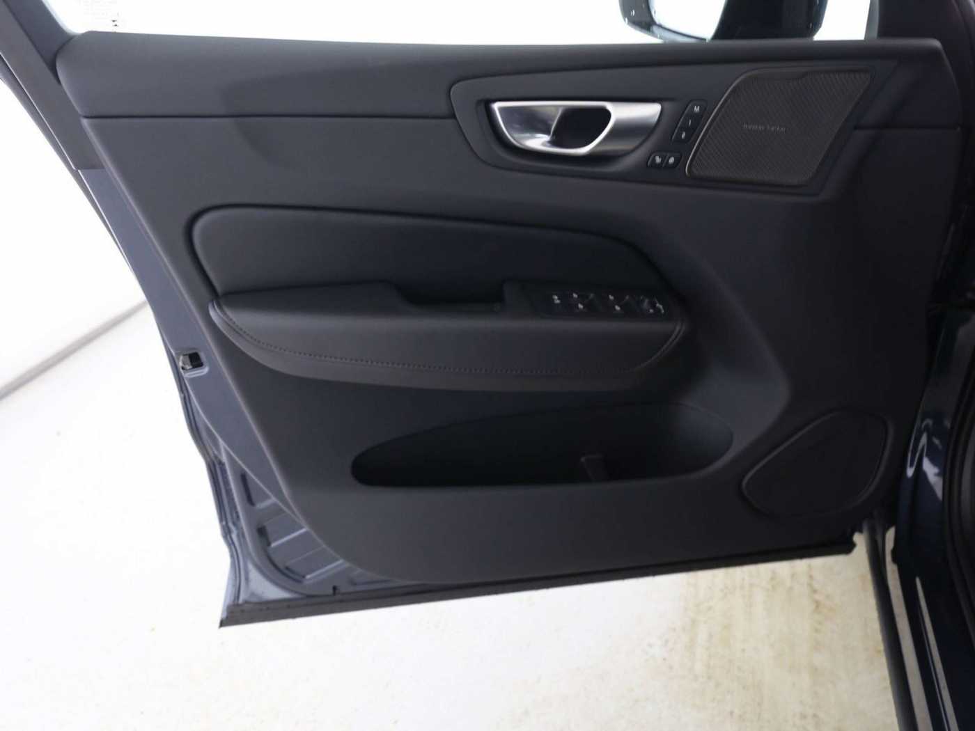 Volvo  XC60 B5 AWD Plus Dark 360Kam H&K Sou. Licht-Pak.