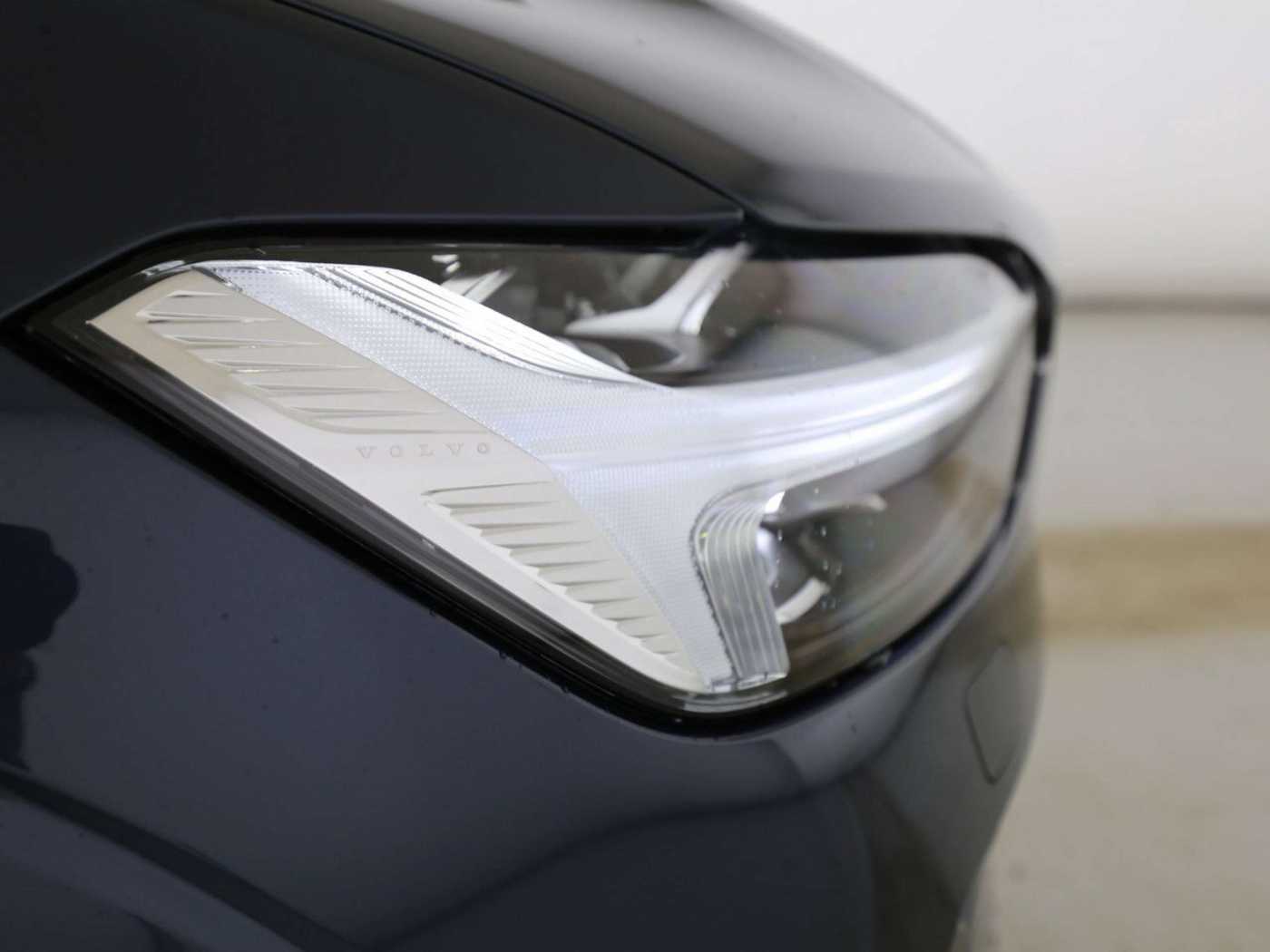 Volvo  XC60 B5 AWD Plus Dark 360Kam H&K Sou. Licht-Pak.