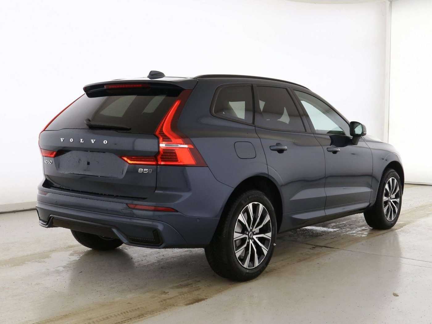 Volvo  XC60 B5 AWD Plus Dark 360Kam H&K Sou. Licht-Pak.
