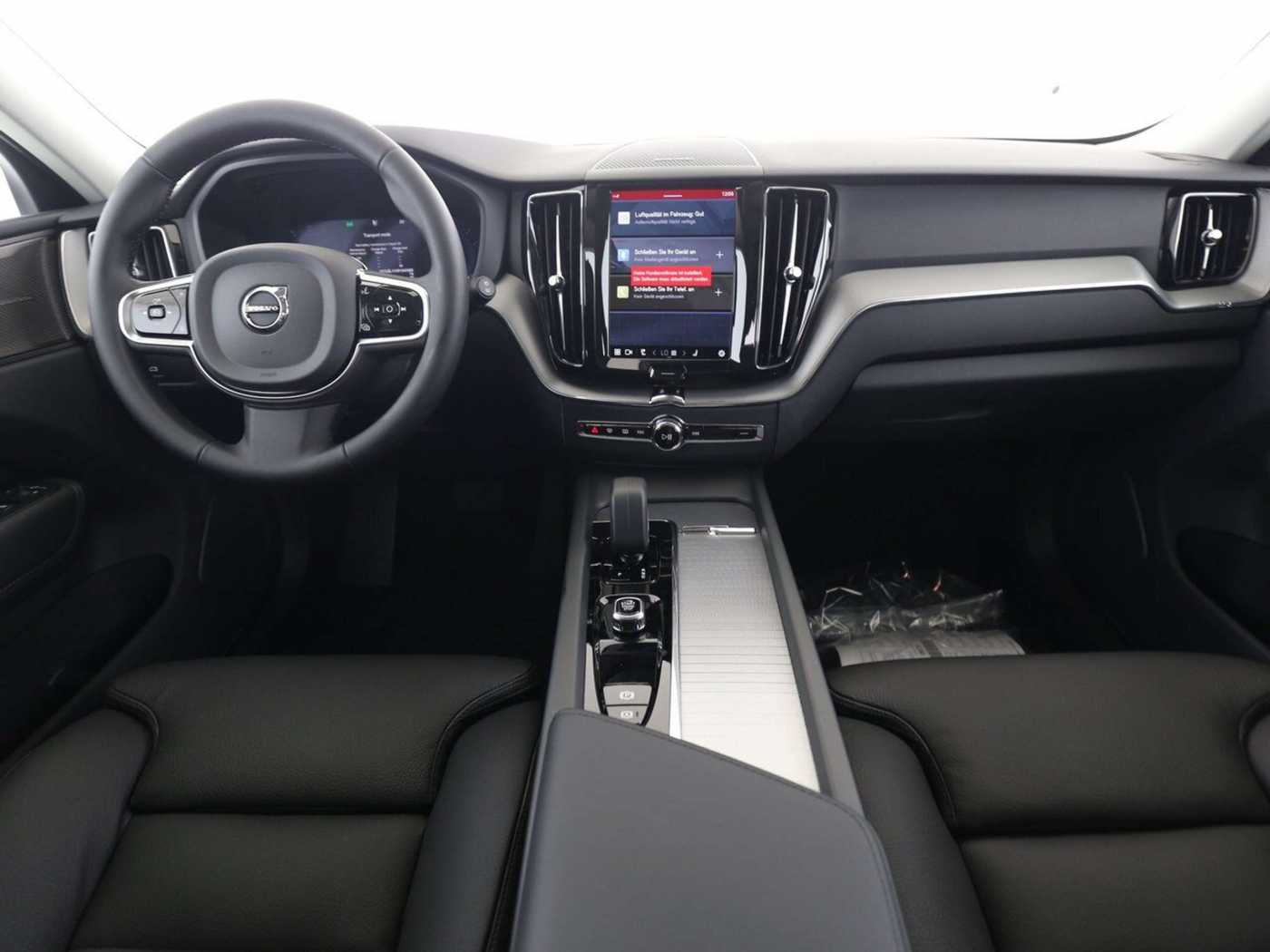 Volvo  XC60 B5 AWD Plus Dark 360Kam H&K Sou. Licht-Pak.