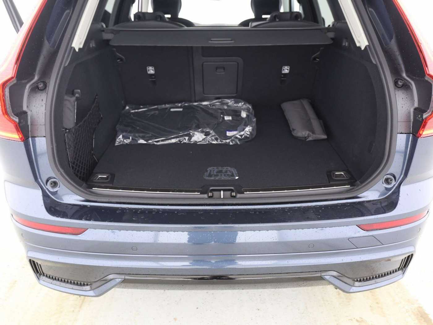 Volvo  XC60 B5 AWD Plus Dark 360Kam H&K Sou. Licht-Pak.