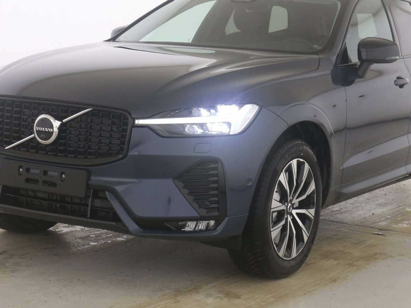Volvo  XC60 B5 AWD Plus Dark 360Kam H&K Sou. Licht-Pak.