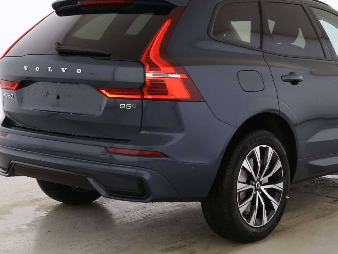 Volvo  XC60 B5 AWD Plus Dark 360Kam H&K Sou. Licht-Pak.